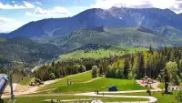 Obraz na żywo z górnej stacji ośrodka narciarskiego Bachledka Ski&Fun.