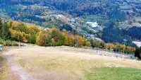 Widok z Kamery górną stację kolei linowej w Beskid Sport Arena.