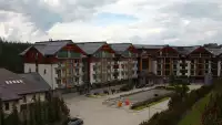 Kamera z widokiem na Hotel Bukovina Resort - luksusowy hotel termy i Spa