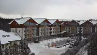 Kamera z widokiem na Hotel Bukovina Resort - luksusowy hotel termy i Spa