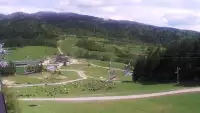 Panoramiczny obraz na żywo z górnej stacji ośrodka Czorsztyn Ski przedstawiający warunki narciarskie panujące w Czorsztynie - Kluszkowcach.