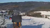 Kamera prezentuje panoramę gór z ośrodka narciarskiego Czorsztyn ski - Kluszkowce
