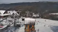 Kamera prezentuje panoramę gór z ośrodka narciarskiego Czorsztyn ski - Kluszkowce