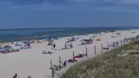 Kamera z widokiem na szeroką plażę w Dębkach województwo pomorskie.