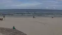 Kamera z widokiem na szeroką plażę w Dębkach województwo pomorskie.
