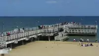 Widok z kamery obrotowej na plaże i morze w Gdańsku Brzeźnie