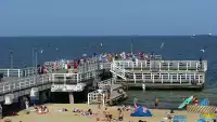 Widok z kamery obrotowej na plaże i morze w Gdańsku Brzeźnie