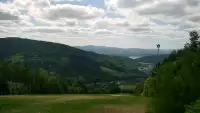 Widok na GÓRĘ ŻAR i kolej linowo-terenową PKL