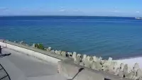 Ujęcie na słoneczne bulwary na wietrznym Półwyspie Helskim.