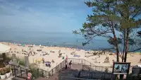 Widok z kamery na plażę w Stegnie to prawdziwa zachęta do wypoczynku.