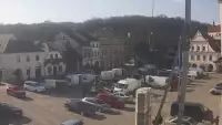 Kamera prezentuje widok na rynek w Kazimierzu Dolnym