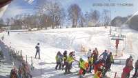 Widok na koniec jednej z tras narciarskich w ośrodku Kiczera Ski