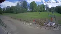 Widok na koniec jednej z tras narciarskich w ośrodku Kiczera Ski
