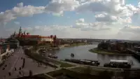 Zamek Królewski na wawelu oraz Wisła w oku kamery.