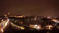Zamek Królewski na wawelu oraz Wisła w oku kamery.