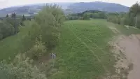 Widok na górą część trasy zjazdowej w Laskowa Ski