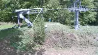 Kamera prezentuje obraz na żywo na jedną z tras zjazdowych stacji narciarskiej Magura Ski
