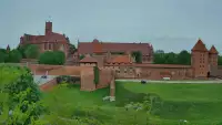Widok na XIII wieczny zamek Krzyżacki - jedną z największych atrakcji Malborka