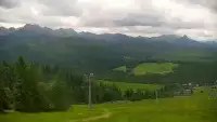 Widok na kolej i panoramę Tatr z Ośrodka Narciarskiego MAŁE CICHE.