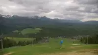 Widok na kolej i panoramę Tatr z Ośrodka Narciarskiego MAŁE CICHE.