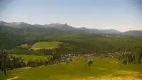 Widok na kolej i panoramę Tatr z Ośrodka Narciarskiego MAŁE CICHE.