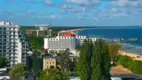 Ujęcie z kamery obrotowej na skwer w Międzyzdrojach