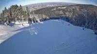 Widok z Kamery na górną stację narciarską Sport Arena Myślenice