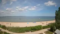 Widok na Promenadę i Plażę w REWIE. Sporty wodne Zatoka Pucka