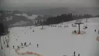 Obraz z kamery na żywo na stację narciarską Rusin-ski oraz panoramę Tatr.