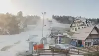 Widok z dolnej stacji w Ośrodku narciarskim w Spytkowicach w powiecie nowotarskim