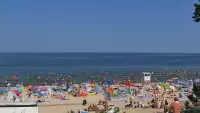 Stegna kamera bulwar, plaża i morze.