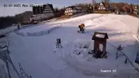 Widok z Kamery na szkółkę narciarską Ski Suche