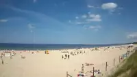 Kamera na plażę w Świnoujściu na żywo przepływające promy.