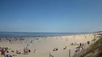 Kamera na plażę w Świnoujściu na żywo przepływające promy.