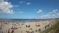 Kamera na plażę w Świnoujściu na żywo przepływające promy.