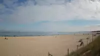 Kamera na plażę w Świnoujściu na żywo przepływające promy.