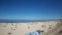 Kamera na plażę w Świnoujściu na żywo przepływające promy.