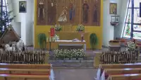 Widok na ołtarz z Kościoła Parafialnego w Roczynach.