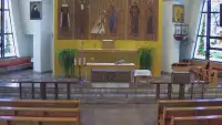 Widok na ołtarz z Kościoła Parafialnego w Roczynach.