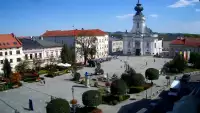 Widok na rynek w Wadowicach z kamery obrotowej.