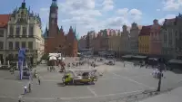 Wrocław - widok na rynek główny we Wrocławiu z kamery stałej.