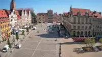 Wrocław - widok na rynek główny we Wrocławiu z kamery stałej.