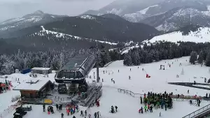 Obraz na żywo z górnej stacji ośrodka narciarskiego Bachledka Ski&Fun.