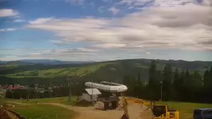 Widok na jedną z tras narciarskich - Kotelnica I oraz na wspaniałe szczyty Tatr