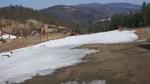 Widok z kamery na stok Biały Krzyż w Szczyrku.