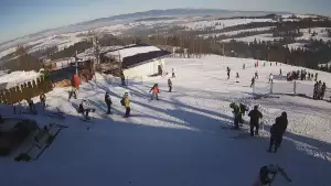 Widok na stację narciarską Czerwienne SKI na Podhalu.