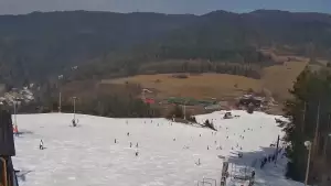 Kamera prezentuje panoramę gór z ośrodka narciarskiego Czorsztyn ski - Kluszkowce