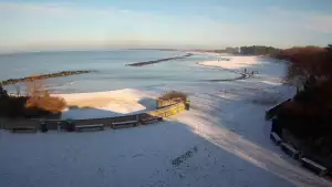 Widok na plażę wschodnią w Darłówku