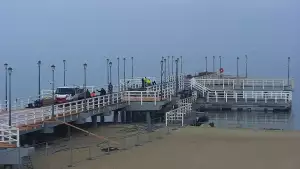 Widok z kamery obrotowej na plaże i morze w Gdańsku Brzeźnie