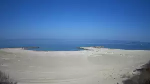 Widok na sztuczną plaże w Jarosławcu